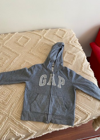 GAP Erkek Çocuk Fermuarlı Gri Sweatshirt - Görsel 2