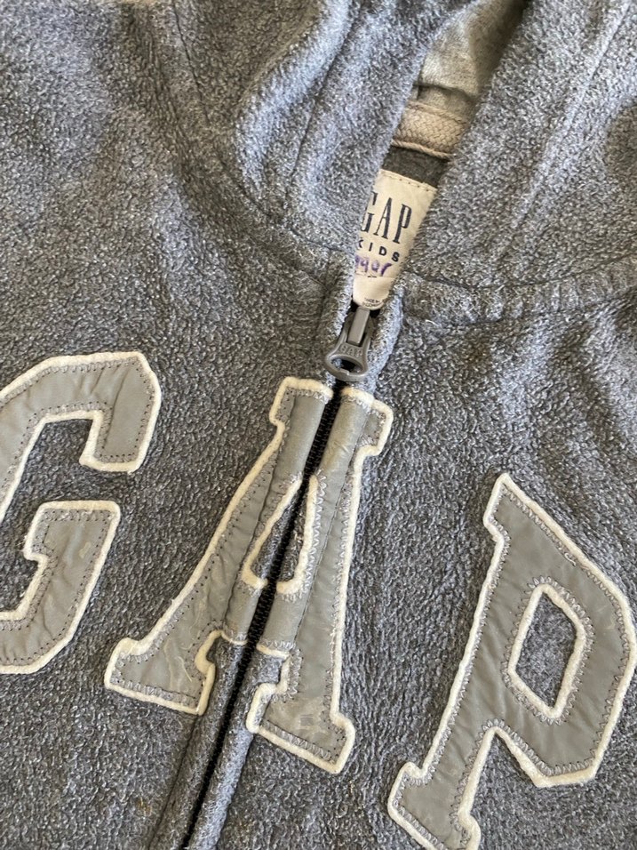 GAP Erkek Çocuk Fermuarlı Gri Sweatshirt - Görsel 4