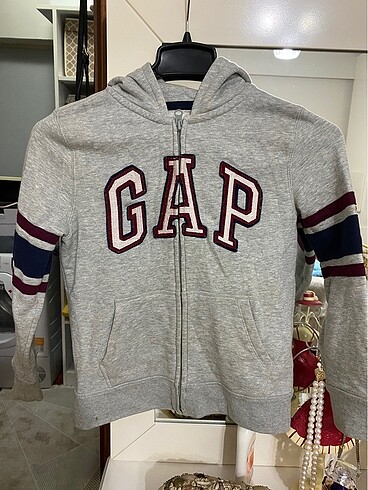 GAP Sweatshirt