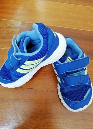 Adidas spor ayakkabısı 