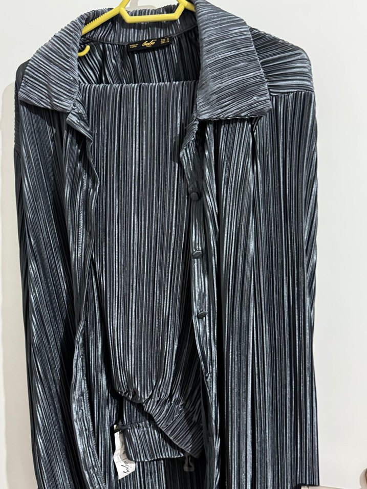 Gri Pliseli Kadın Uzun Takım - Görsel 2