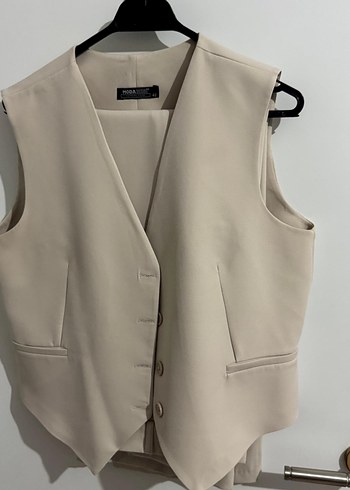 Bej Düğmeli Klasik Kesim Kadın Yelek - Görsel 2