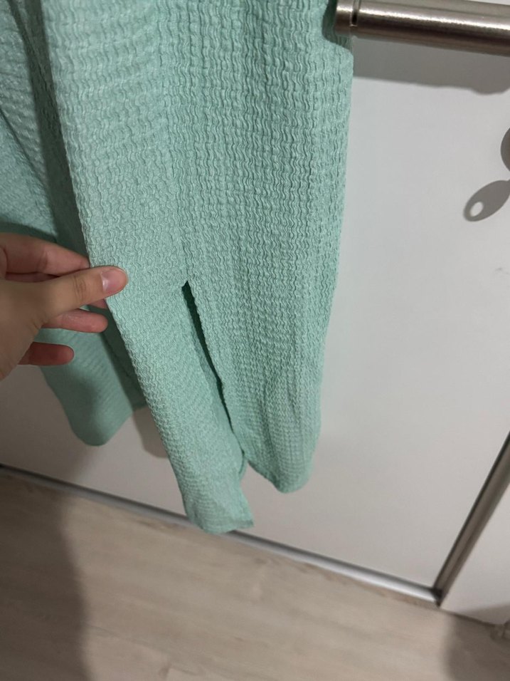 Yeşil V Yaka Piliseli Keten Elbise - Görsel 2