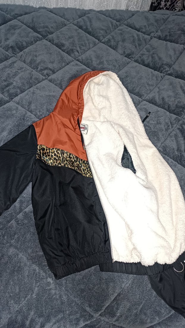 Kapüşonlu Leopar Desenli Kadın Ceket - Görsel 3