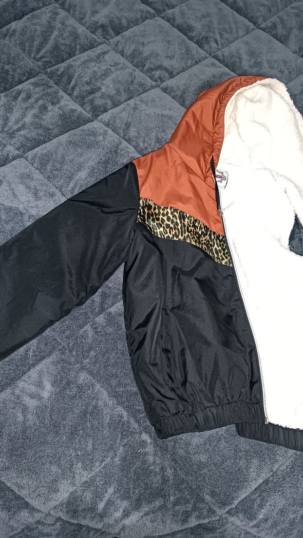 Kapüşonlu Leopar Desenli Kadın Ceket - Görsel 4