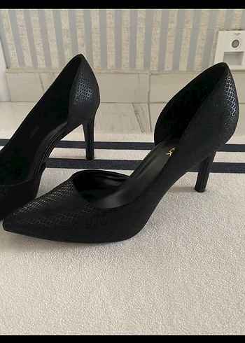 Siyah Yılan Desenli Stiletto Topuklu Kadın Ayakkabı - Görsel 2