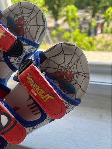28 Beden beyaz Renk Sandalet 28 numara marvel marka