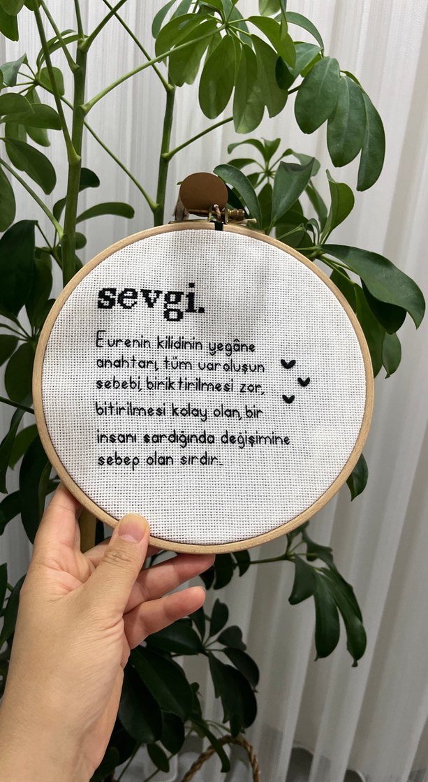 El İşlemesi Sevgi Temalı  Etamin pano - Görsel 2