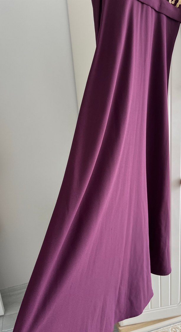 Uzun Kollu Mor İşlemeli Abiye Elbise - Görsel 4