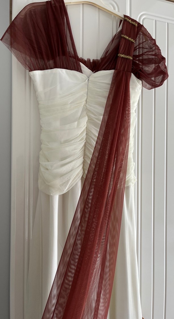 Beyaz Drapeli Uzun Straplez Kadın abiye - Görsel 5