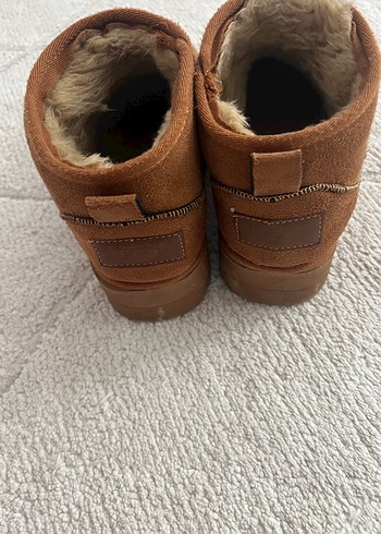 37 Beden Ugg bot