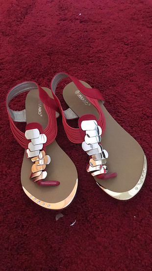 Charlotte Russe Ucu tailı metal sandalet