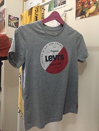 Levis t-shirt