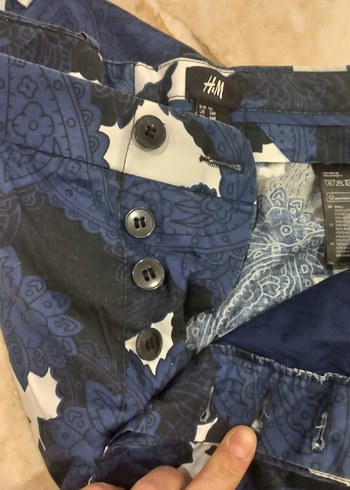 Erkek Mavi Batik Desenli Kemerli Şort - Görsel 5