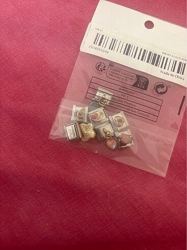 7 adet charm