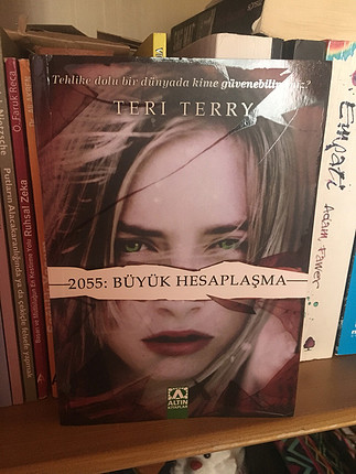 H&M 2055:Büyük Hesaplaşma- Teri Terry