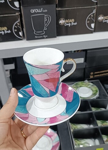 Porselen fincan takımı
