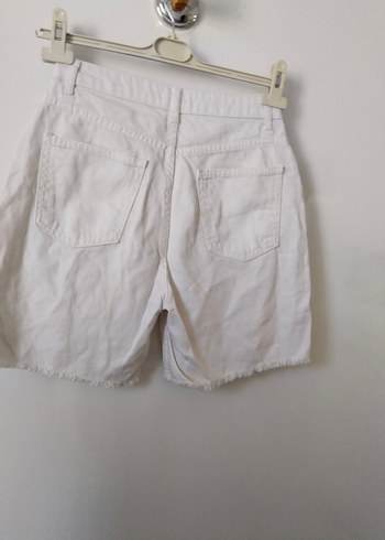 Düğmeli Beyaz Mini Denim Şort - Görsel 2