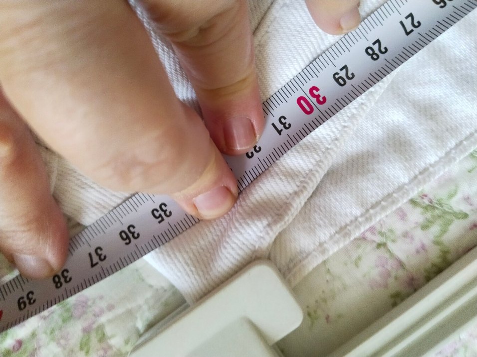 Düğmeli Beyaz Mini Denim Şort - Görsel 4