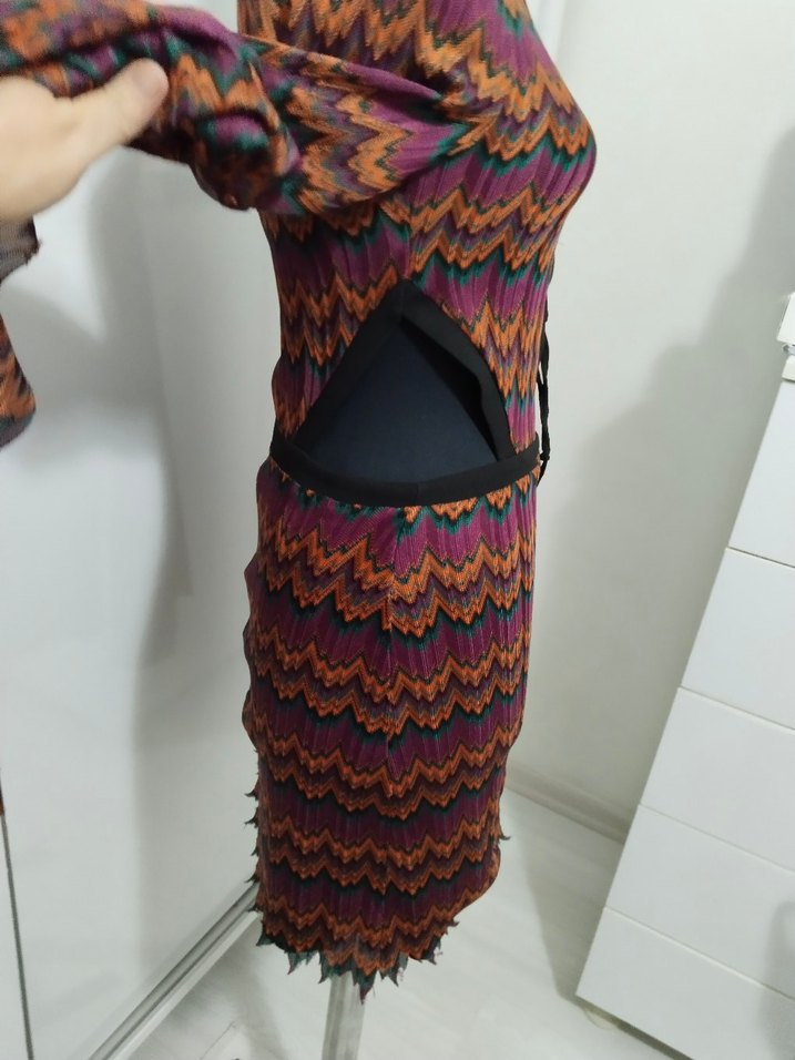 Bohem V Yaka Mini Örgü Elbise - Görsel 4