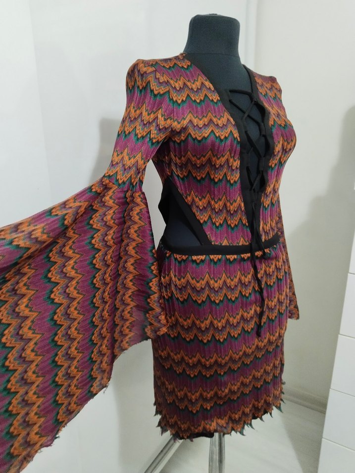 Bohem V Yaka Mini Örgü Elbise - Görsel 3