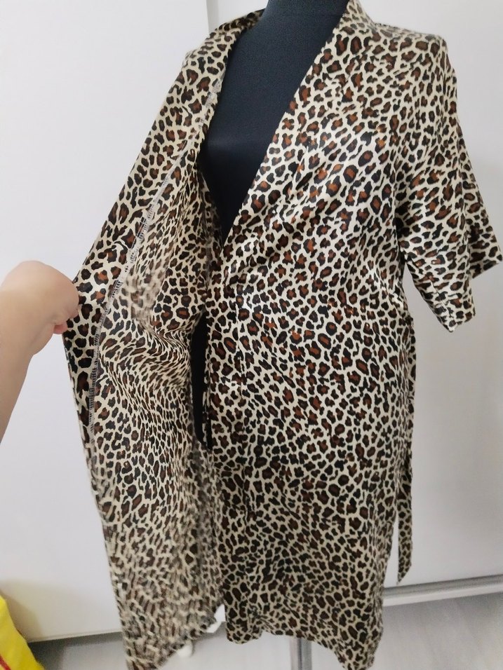 Leopar Desenli Kadın Midi sabahlık - Görsel 2