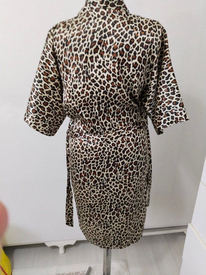 Leopar Desenli Kadın Midi sabahlık - Görsel 3
