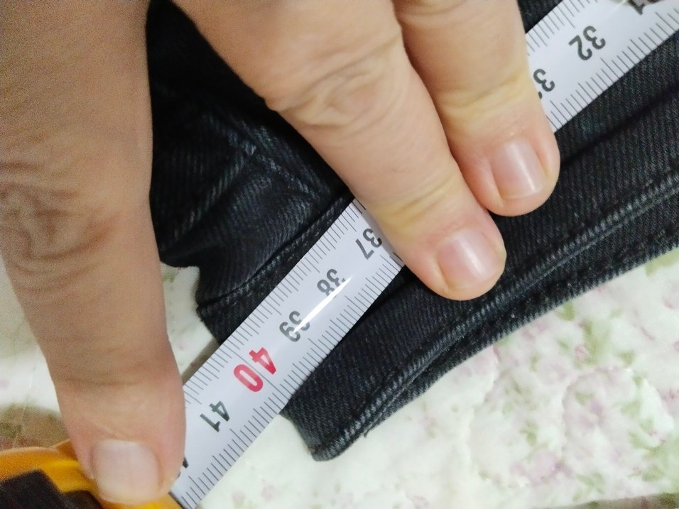 Siyah Düğmeli Mini Kot Şort - Görsel 4