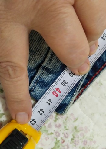 Düğmeli Renkli Batik Desenli Mini Kot Şort - Görsel 4