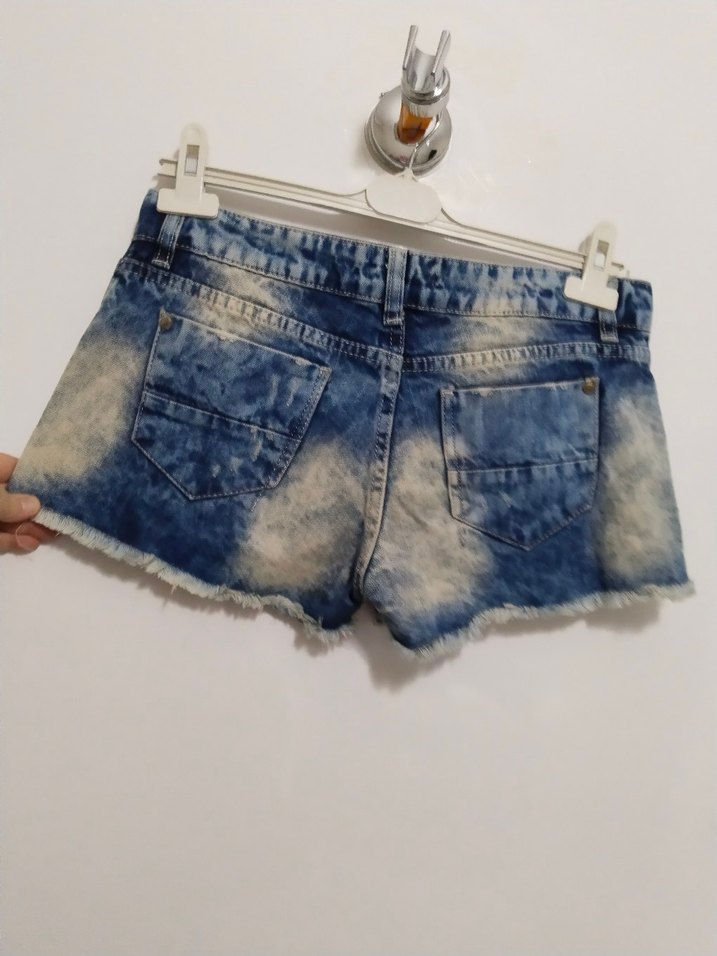 Düğmeli Renkli Batik Desenli Mini Kot Şort - Görsel 2