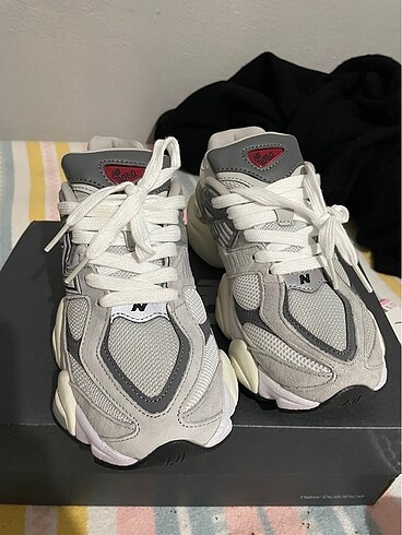 New Balance 9060 gri
