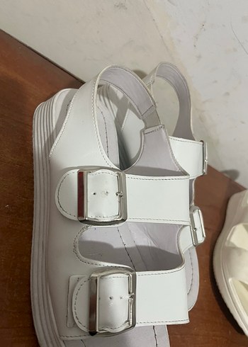 Zara Beyaz Kadın Dolgulu Topuklu Sandalet