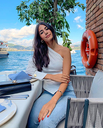 28 Beden beyaz Renk Zara gömlek