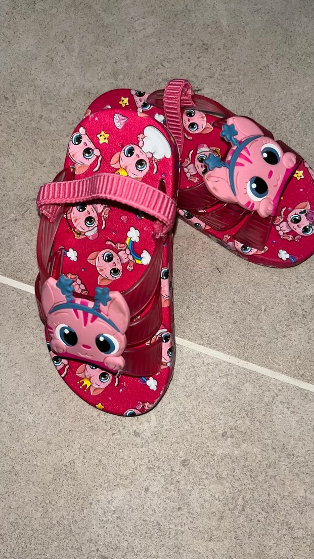 Kız Çocuk Pembe Pop Kültür Desenli Kaydırmaz Terlik - Görsel 3