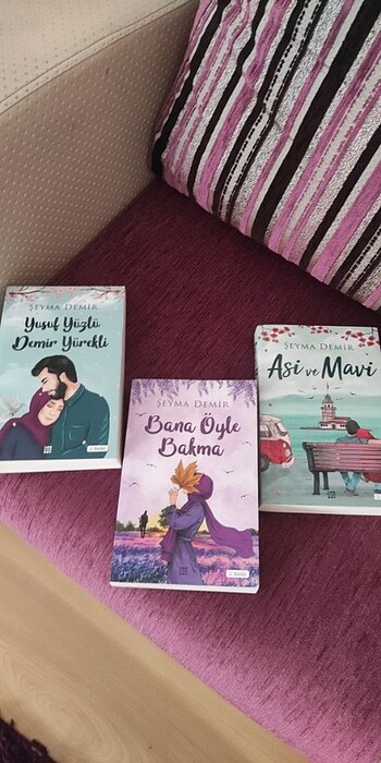 Yusuf Yüzlü Demir Yürek, Asi ve Mavi, Bana Öyle Bakma