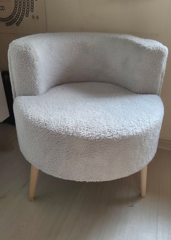 gri peluş koltuk