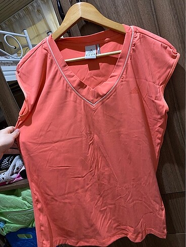 Adidas tişört tshirt spor atlet