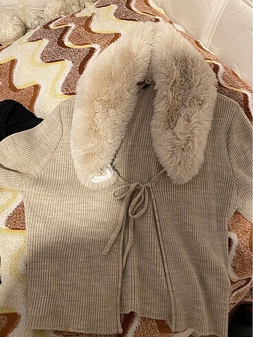Zara Peluş yaka crop hırka