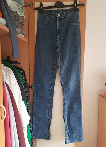 Red apple jean