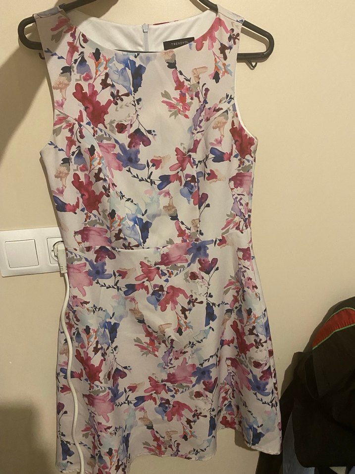 Çiçek Desenli Midi Kolsuz Elbise - Görsel 3