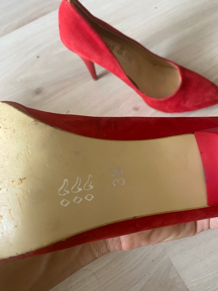 Klasik Kırmızı Süet Stiletto Topuklu Kadın Ayakkabı - Görsel 4