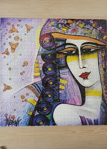 Küçümseyen Bakışlar yapılmış puzzle 