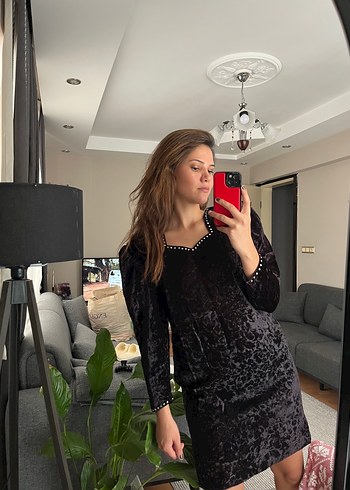 Zara Siyah V Yaka Uzun Kollu kadife Mini Elbise