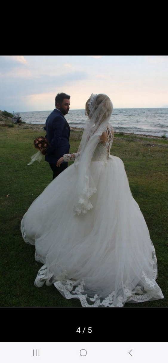 Dantel Detaylı Uzun Kollu A Kesim Gelinlik - Görsel 3