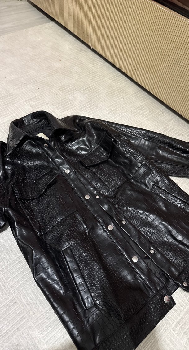 Düğmeli Siyah Yılan Desenli Deri Kadın Ceket - Görsel 2