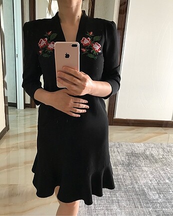 Eteği volanlı elbise