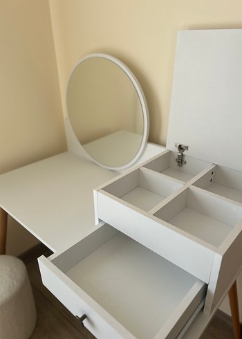 Beyaz Makyaj Organizerı ve Yuvarlak Ayna - Görsel 6