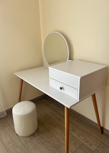 Beyaz Makyaj Organizerı ve Yuvarlak Ayna - Görsel 3