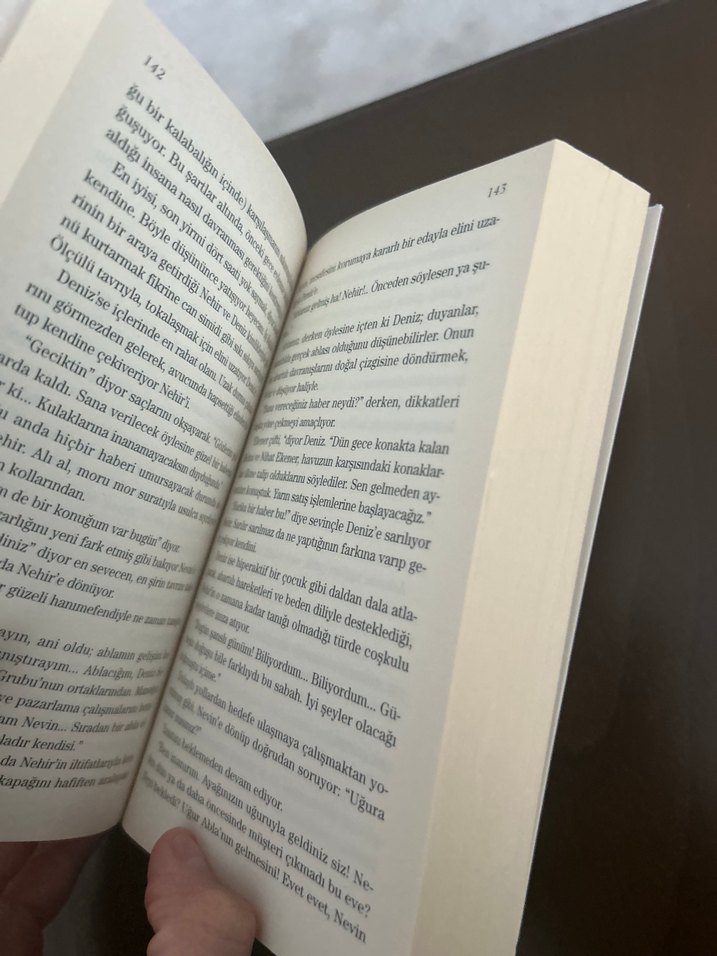 En Son Yürekler Ölür - Canan Tan - Görsel 2