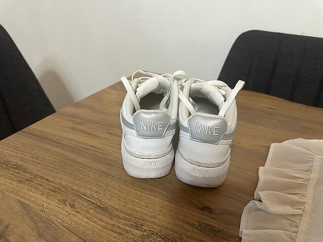 38,5 Beden beyaz Renk nike ayakkabı